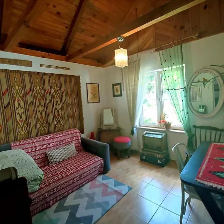 Nad Poranna Rosa Garbatka-Letnisko